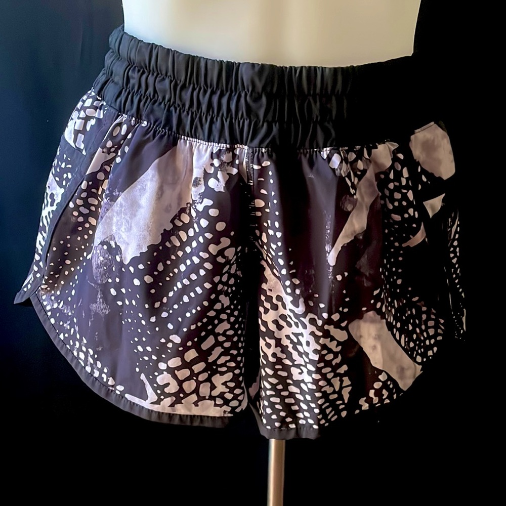 Lululemon 3.5” Short with Zip pocket